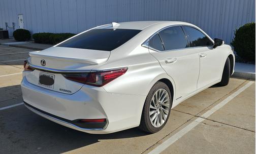 2019 Lexus ES 300h Ultra Luxury