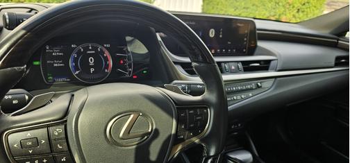 2019 Lexus ES 300h Ultra Luxury
