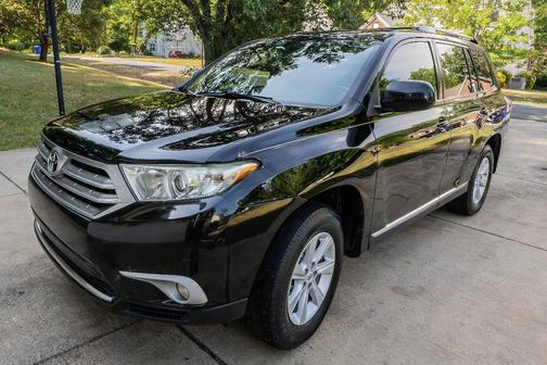 Black 2012 Toyota Highlander SE