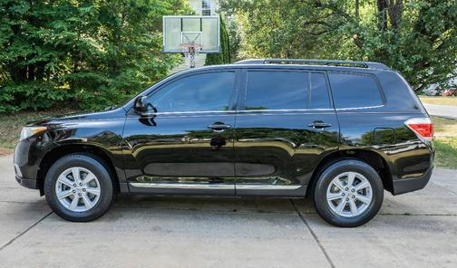 Black 2012 Toyota Highlander SE