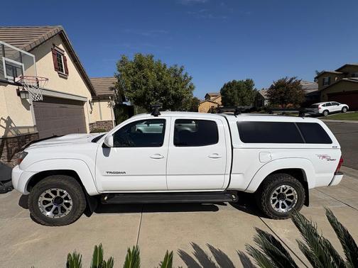 White 2005 Toyota Tacoma Double Cab