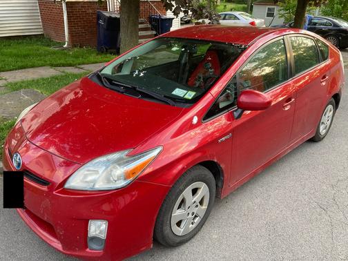 Red 2010 Toyota Prius II