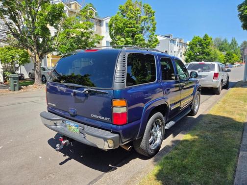 Blue 2005 Chevrolet Tahoe LT
