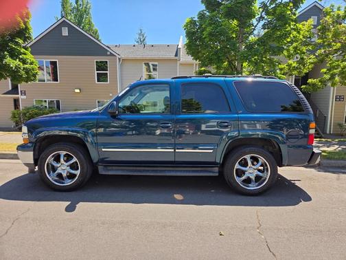 Blue 2005 Chevrolet Tahoe LT