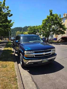 Blue 2005 Chevrolet Tahoe LT