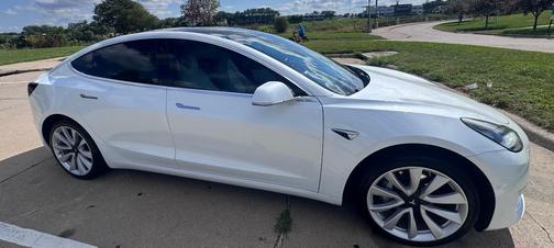 White 2019 Tesla Model 3 Long Range