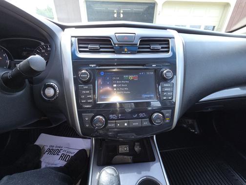 Silver 2014 Nissan Altima 2.5 SL