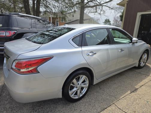 Silver 2014 Nissan Altima 2.5 SL