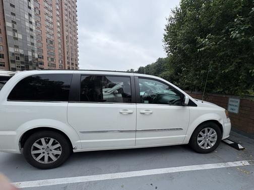 2013 Chrysler Town & Country Touring
