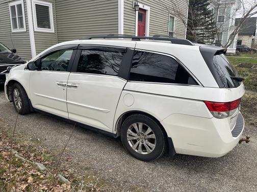 White 2015 Honda Odyssey EX-L