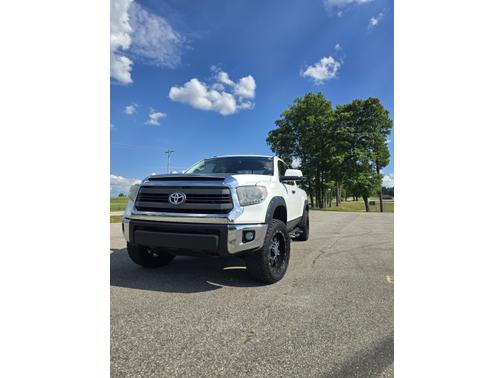 2014 Toyota Tundra SR5