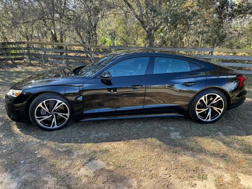 2022 Audi e-tron GT Prestige