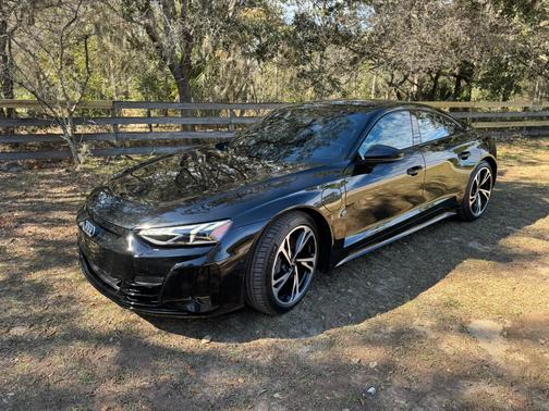 2022 Audi e-tron GT Prestige