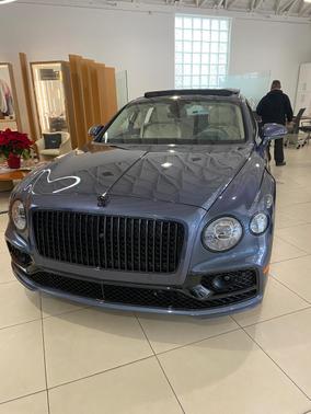 Blue 2023 Bentley Flying Spur Base