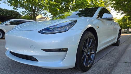 White 2019 Tesla Model 3 Standard Range Plus