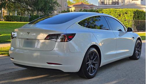 White 2019 Tesla Model 3 Standard Range Plus