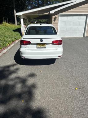 White 2015 Volkswagen Jetta 2.0L S