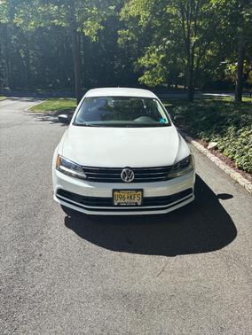 White 2015 Volkswagen Jetta 2.0L S