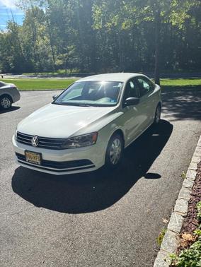 White 2015 Volkswagen Jetta 2.0L S