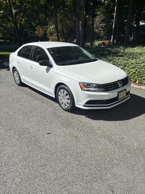 White 2015 Volkswagen Jetta 2.0L S