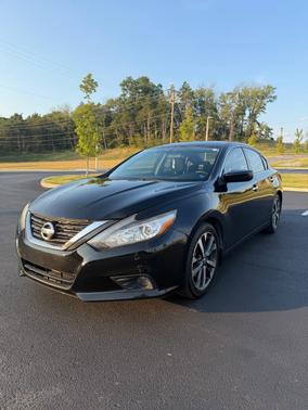 Black 2016 Nissan Altima 2.5 SR