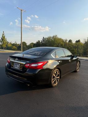 Black 2016 Nissan Altima 2.5 SR