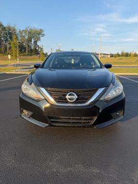 Black 2016 Nissan Altima 2.5 SR