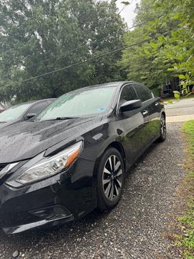Black 2018 Nissan Altima 2.5 SV