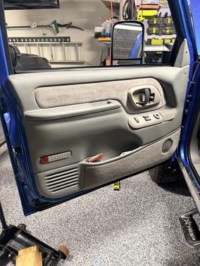 Blue 1995 Chevrolet 1500 Cheyenne