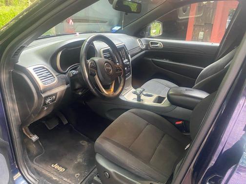 Blue 2014 Jeep Grand Cherokee Laredo
