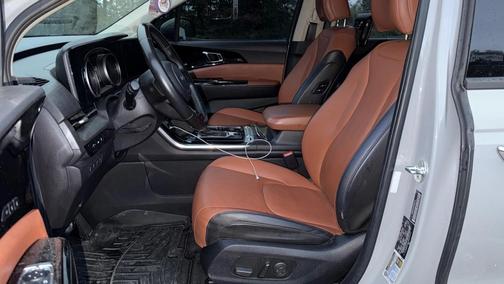 Gray 2022 Kia Carnival SX