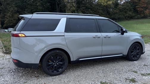 Gray 2022 Kia Carnival SX