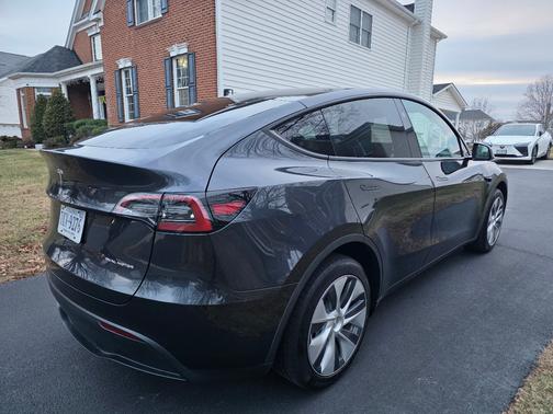 2024 Tesla Model Y Long Range