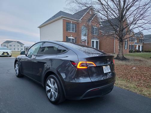 2024 Tesla Model Y Long Range