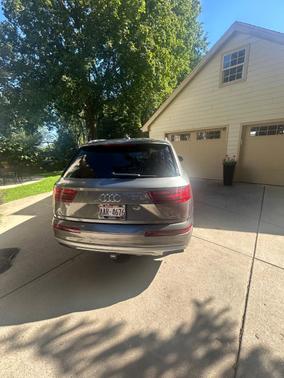 Gray 2017 Audi Q7 3.0T Prestige