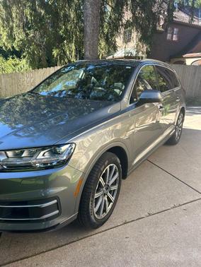 Gray 2017 Audi Q7 3.0T Prestige