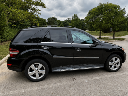 Black 2011 Mercedes-Benz M-Class ML 350