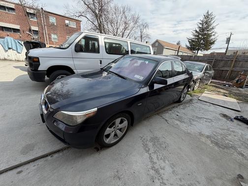 Blue 2007 BMW 530 xi