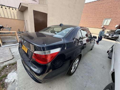 Blue 2007 BMW 530 xi
