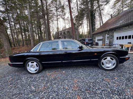 Black 1995 Jaguar XJR Base