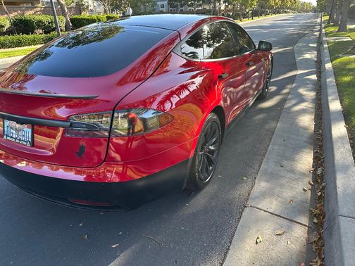 2020 Tesla Model S Performance