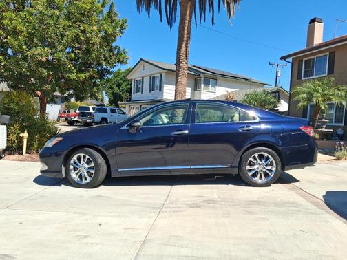 Blue 2010 Lexus ES 350 Base