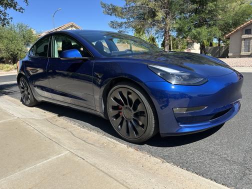 2023 Tesla Model 3 Performance