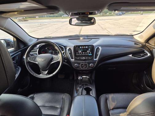 Black 2018 Chevrolet Malibu LT