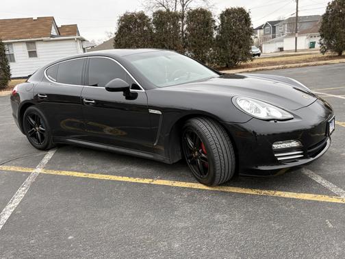 2011 Porsche Panamera Panamera 4S