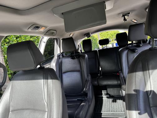 White 2019 Honda Odyssey Elite