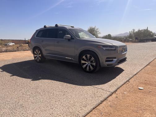 2024 Volvo XC90 Recharge Plug-In Hybrid T8 Ultimate Bright Theme 7 Passenger