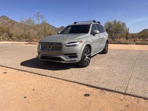 2024 Volvo XC90 Recharge Plug-In Hybrid T8 Ultimate Bright Theme 7 Passenger