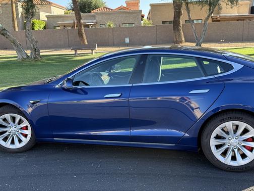 2020 Tesla Model S Performance