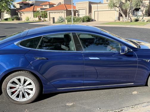 2020 Tesla Model S Performance